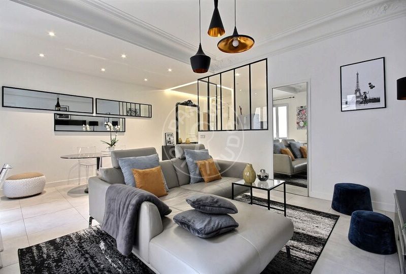 Furnished apartment - 75m² - 2 bedrooms - Triangle d'Or - Paris