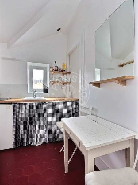 Furnished studio - 27m² - Invalides - Paris