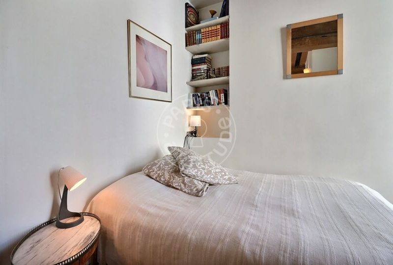 Furnished studio alcove - 40m² - Ile Saint-Louis - Paris