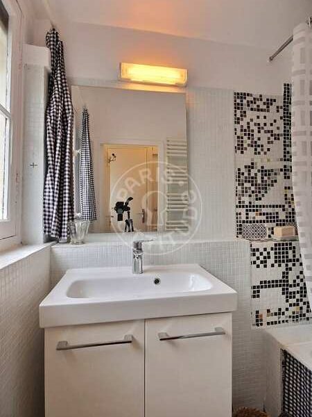 Furnished studio - 27m² - Invalides - Paris