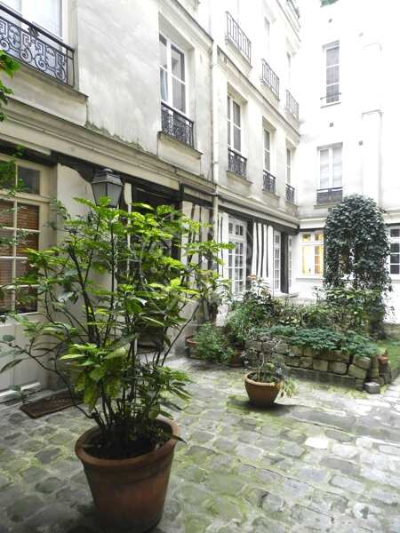 Furnished apartment - 75m² - 2 bedrooms - Saint-Germain - Paris