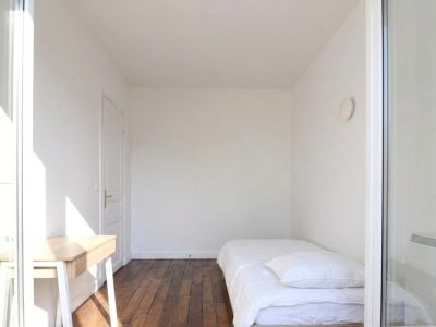 Bright private room in an elegant apartment