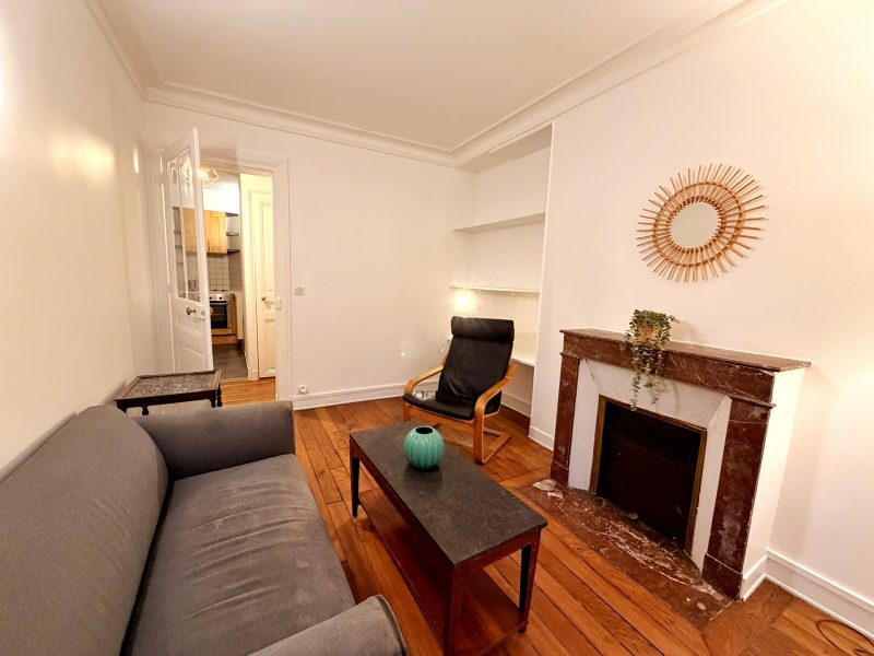 Bright private room in an elegant apartment