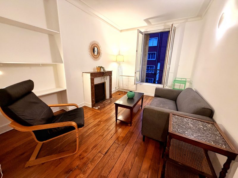 Bright private room in an elegant apartment