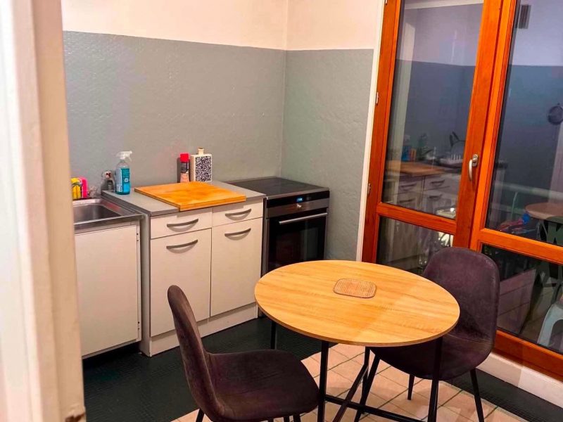 Apartment Sublet in Paris 15 – Balcony & Great Transport Links, Near Eiffel Tower
