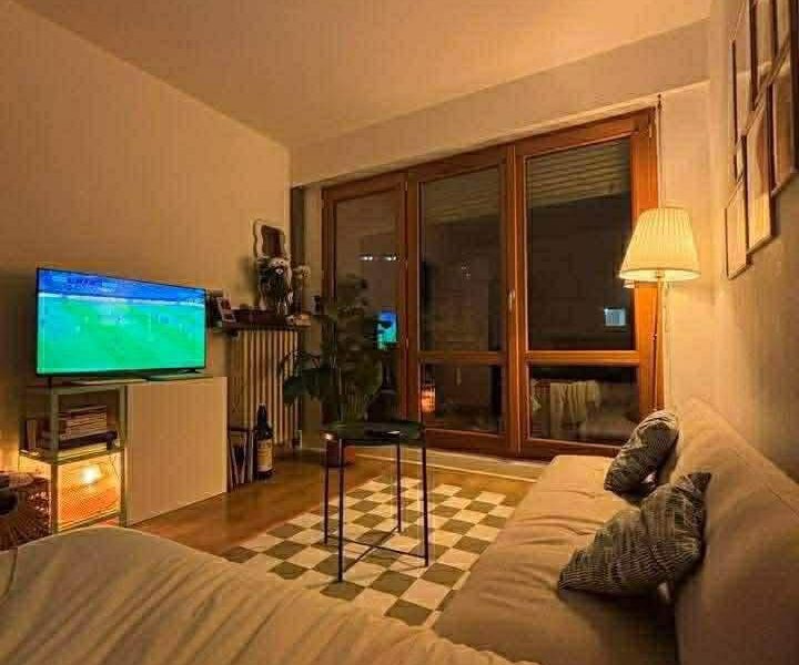 Apartment Sublet in Paris 15 – Balcony & Great Transport Links, Near Eiffel Tower