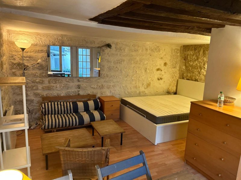 Location meublée Paris 3 – Studio 25 m² au calme près de République – 1025 €/mois