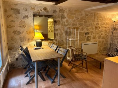 Location meublée Paris 3 – Studio 25 m² au calme près de République – 1025 €/mois