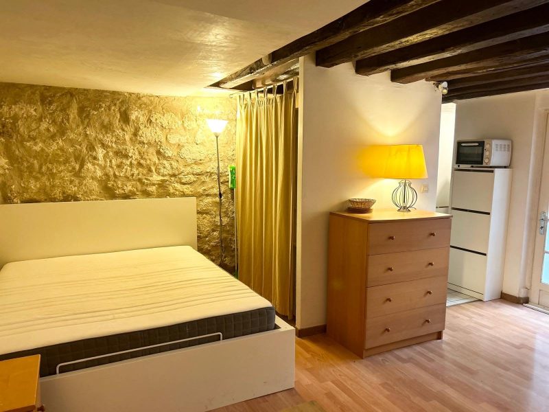 Location meublée Paris 3 – Studio 25 m² au calme près de République – 1025 €/mois