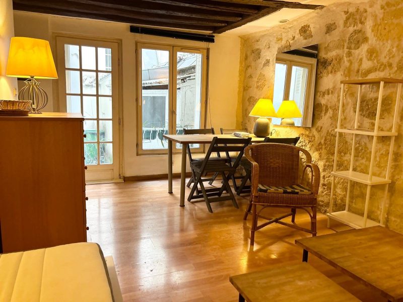 Location meublée Paris 3 – Studio 25 m² au calme près de République – 1025 €/mois