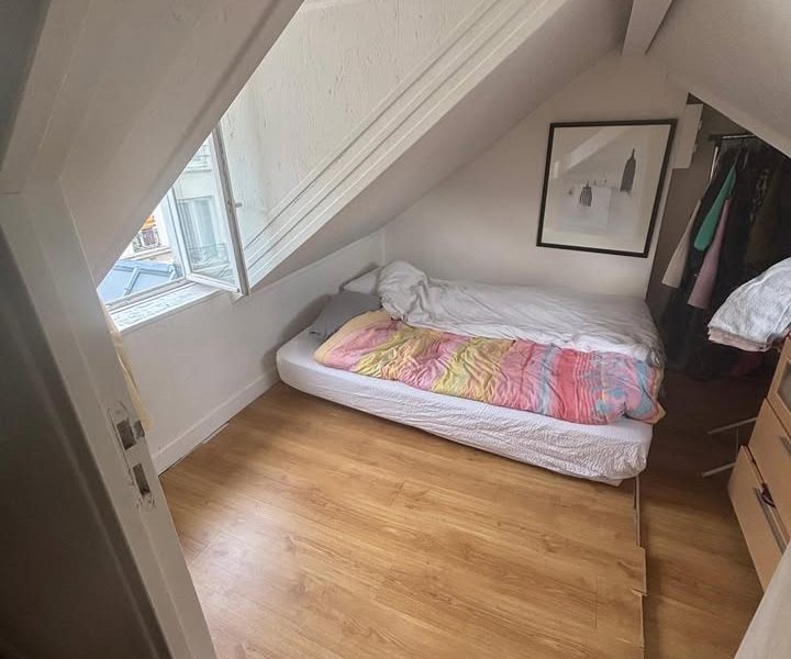 Room in Shared Duplex Apartment – Marais (Paris 3) – Available Until 19 September