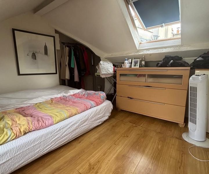 Room in Shared Duplex Apartment – Marais (Paris 3) – Available Until 19 September