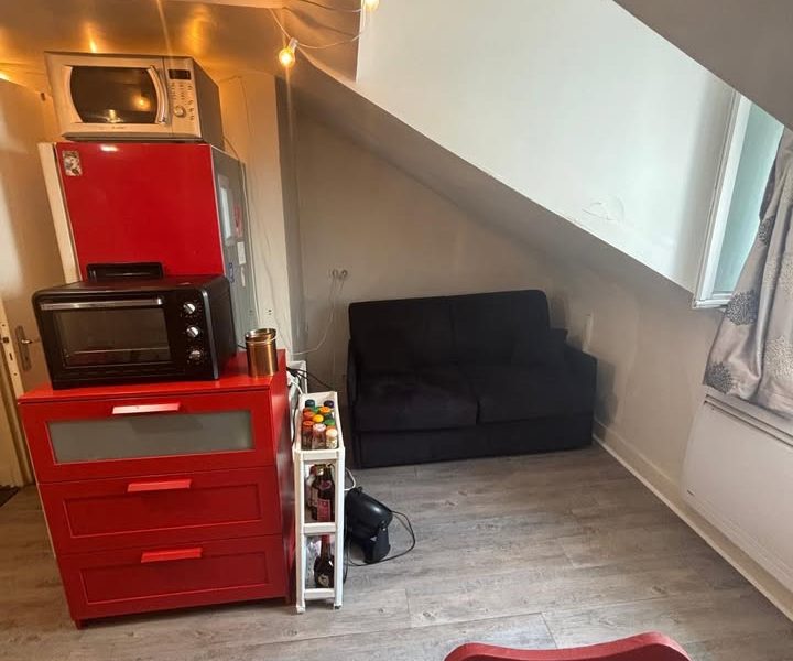 Room in Shared Duplex Apartment – Marais (Paris 3) – Available Until 19 September